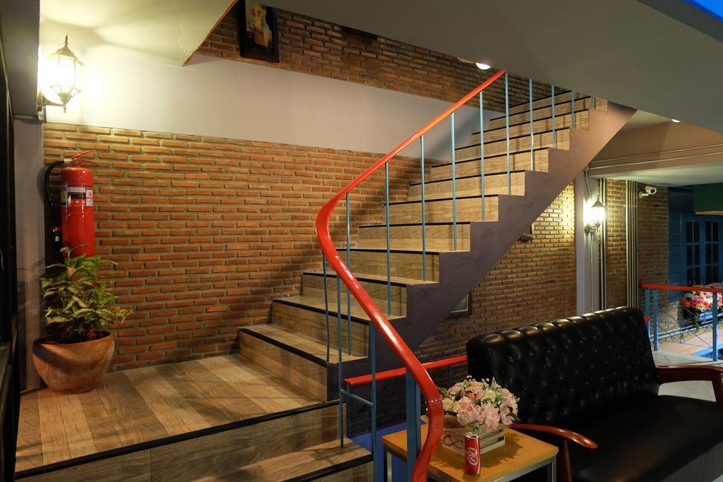 Отель Bann Aom Boutique Pranburi Экстерьер фото